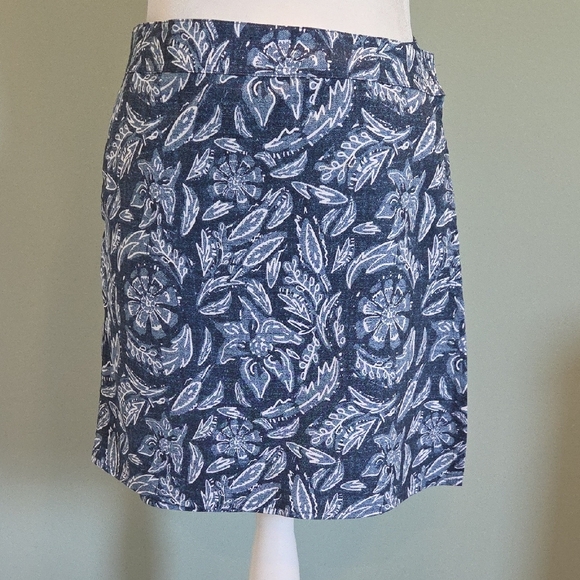 Ripskirt Hawaii Navy Floral Mini Skirt - Picture 2 of 9